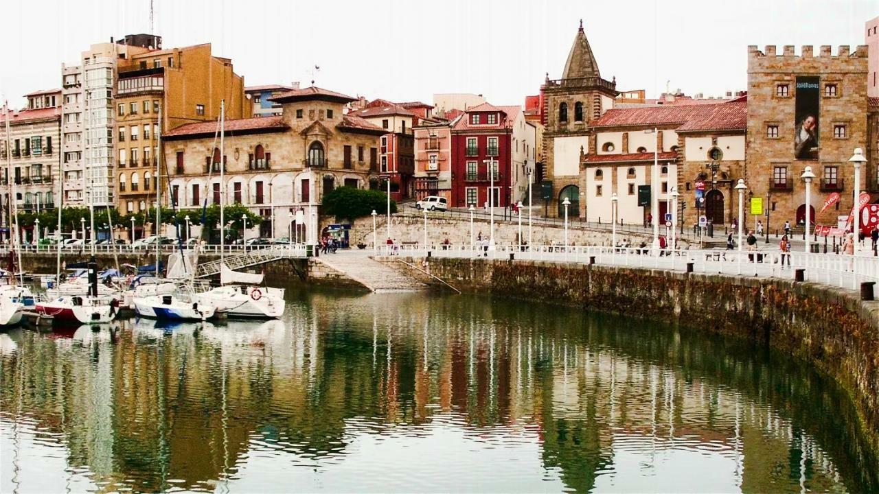 The Old Palace Tower / La Torre Del Palacion Cudillero Eksteriør billede