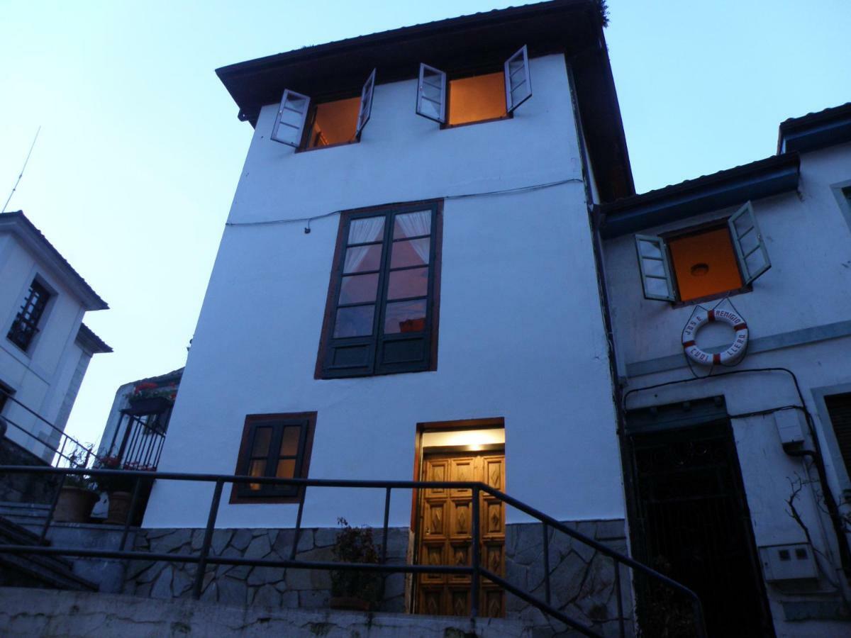The Old Palace Tower / La Torre Del Palacion Cudillero Eksteriør billede